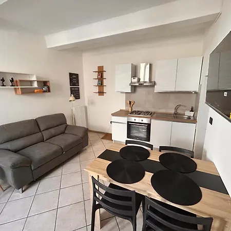 Sottosopra - In Centro A Piedi דירה פררה